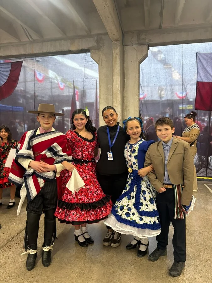 Estudiantes BRS destacan en competencia de cueca